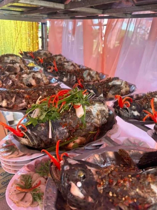 Thực đơn tiệc cưới
